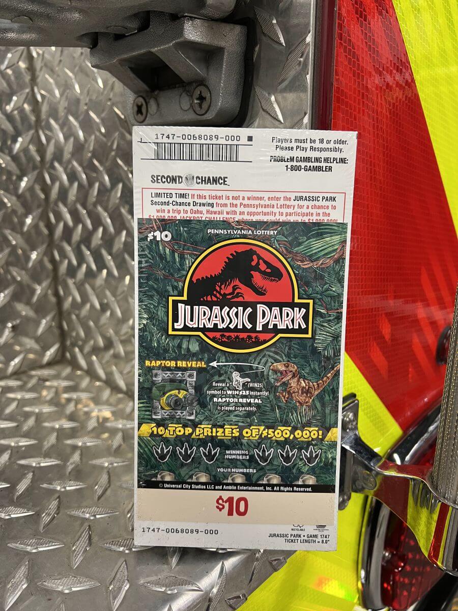 Charming Raptors Frenzy - Image 3