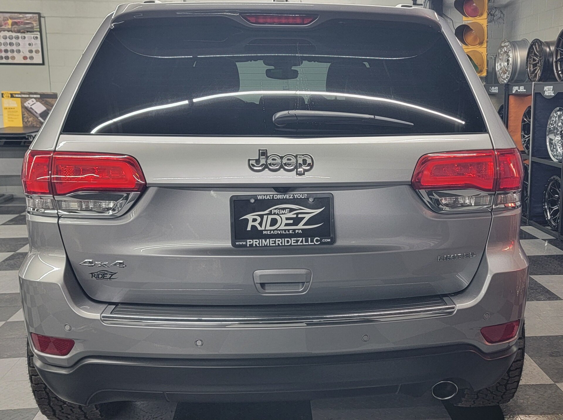 2019 Jeep Grand Cherokee - Image 4